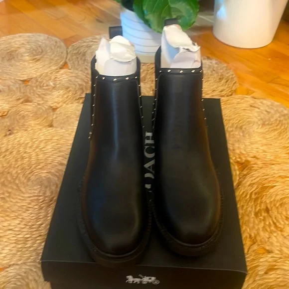 ✨Please read⭐️Coach Lory Leather Booties in Black-TWO DIFFERENT SIZESPLEASE READ - Picture 1 of 12